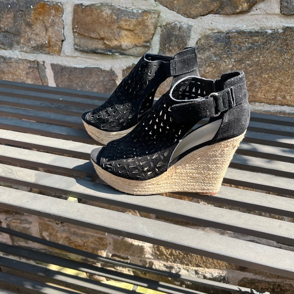 Marc Fisher Wedge Heels - Picture 2 of 12